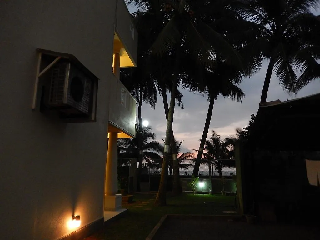 Guest house Janishi Residencies Hotel Negombo