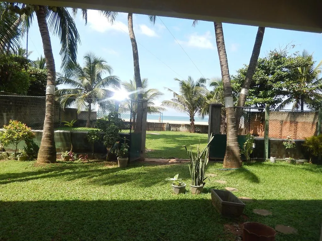 Guest house Janishi Residencies Hotel Negombo